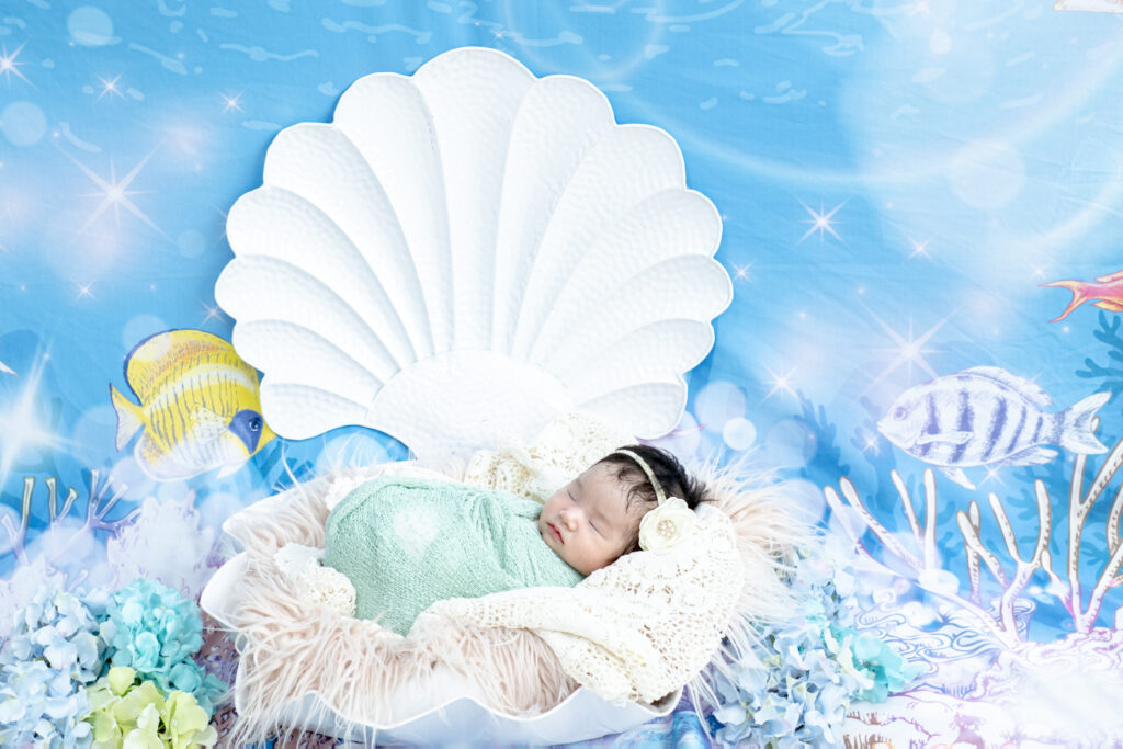 ニューボーンフォト｜神秘的な姿を残す